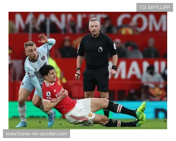 拉什福德中路断球后一脚劲射